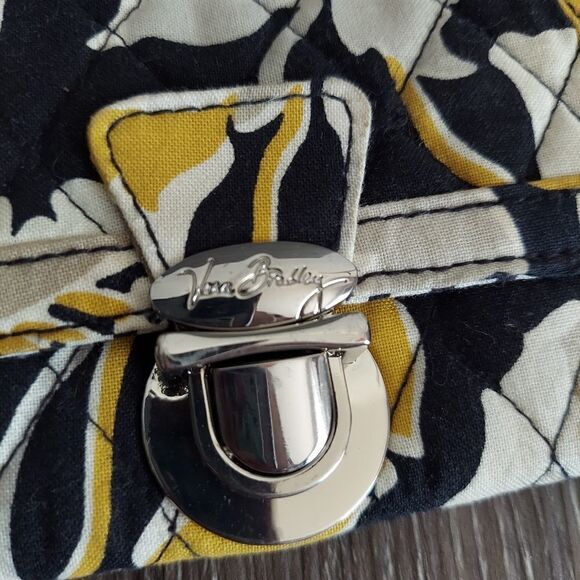 Vera Bradley Quick Swipe ID Wallet Dogwood Pattern - Picture 3 of 4